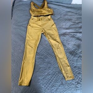 Fabletics leggings set, small, iridescent gold